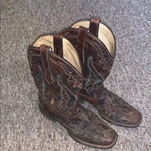 Women’s cowgirl boots